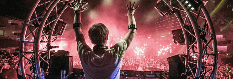 Haute Technique ontwikkelt draadloze podiumeffecten voor DJ Armin van Buuren